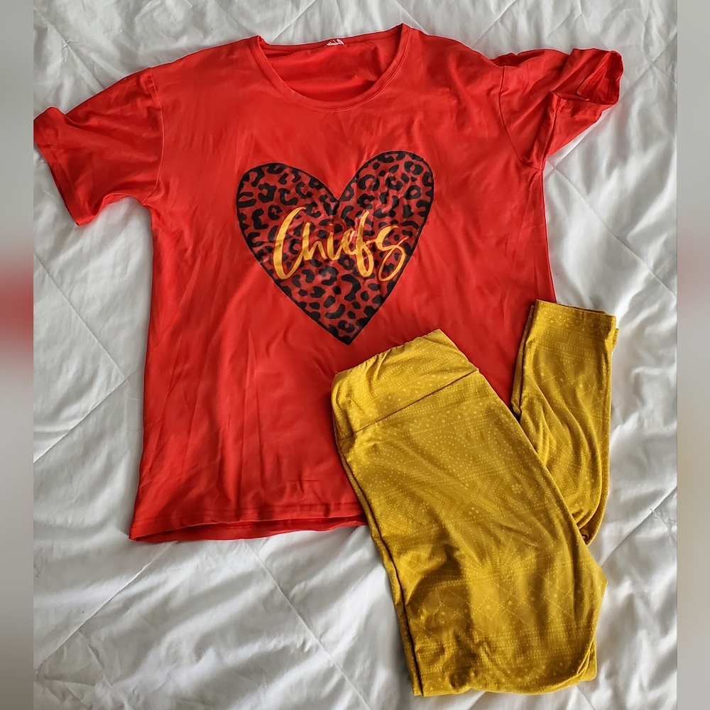NEW KC Chiefs leopard print heart Tee
